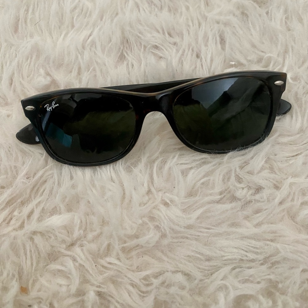 Ray Ban New Wayfarer Tortoise